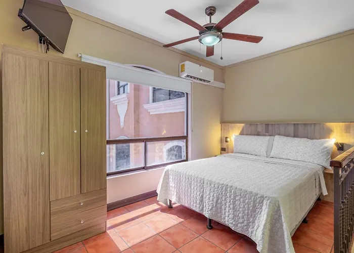 Mariposita Marina Real, Charming 1-bed, 1-bath Apartamento *