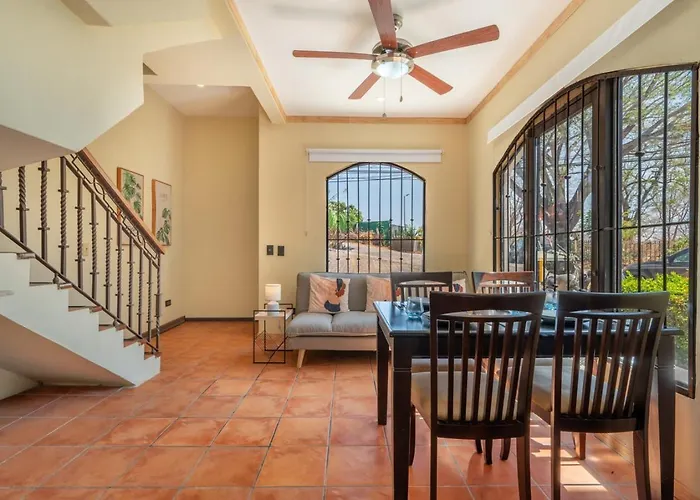 Mariposita Marina Real, Charming 1-bed, 1-bath Apartamento