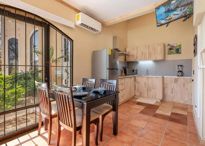 Mariposita Marina Real, Charming 1-bed, 1-bath *